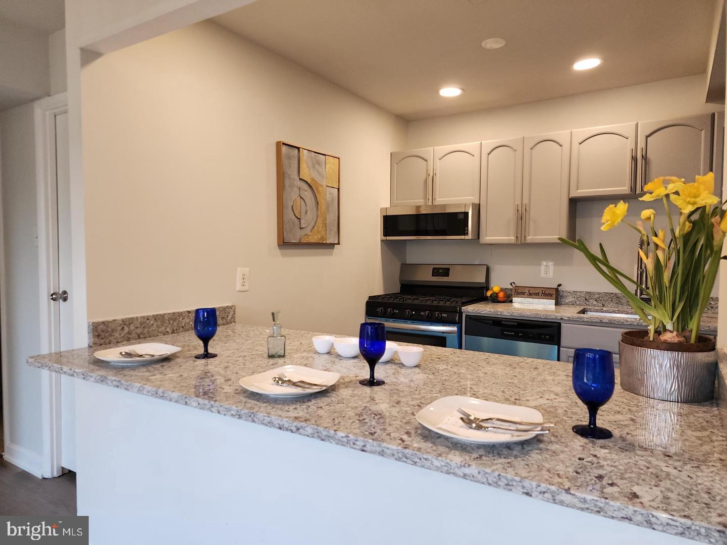 525 N ARMISTEAD ST #T2, ALEXANDRIA, Virginia 22312, 3 Bedrooms Bedrooms, ,2 BathroomsBathrooms,Residential,For sale,525 N ARMISTEAD ST #T2,VAAX2042308 MLS # VAAX2042308