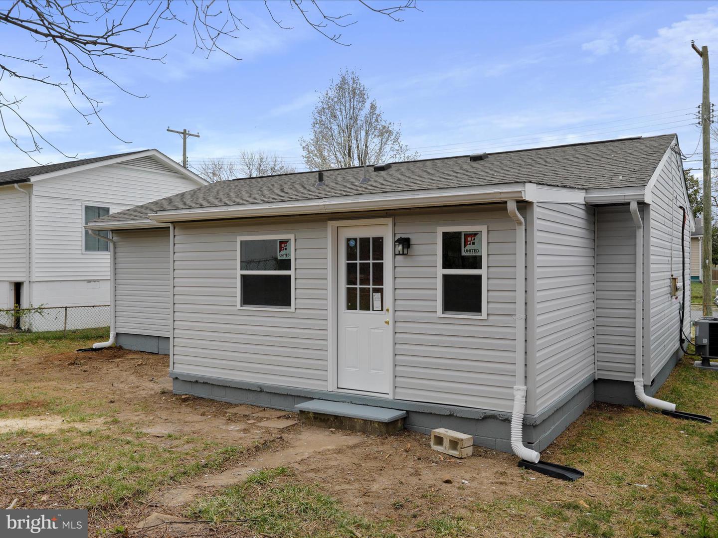 829 W 14TH ST, FRONT ROYAL, Virginia 22630, 3 Bedrooms Bedrooms, ,1 BathroomBathrooms,Residential,For sale,829 W 14TH ST,VAWR2010574 MLS # VAWR2010574