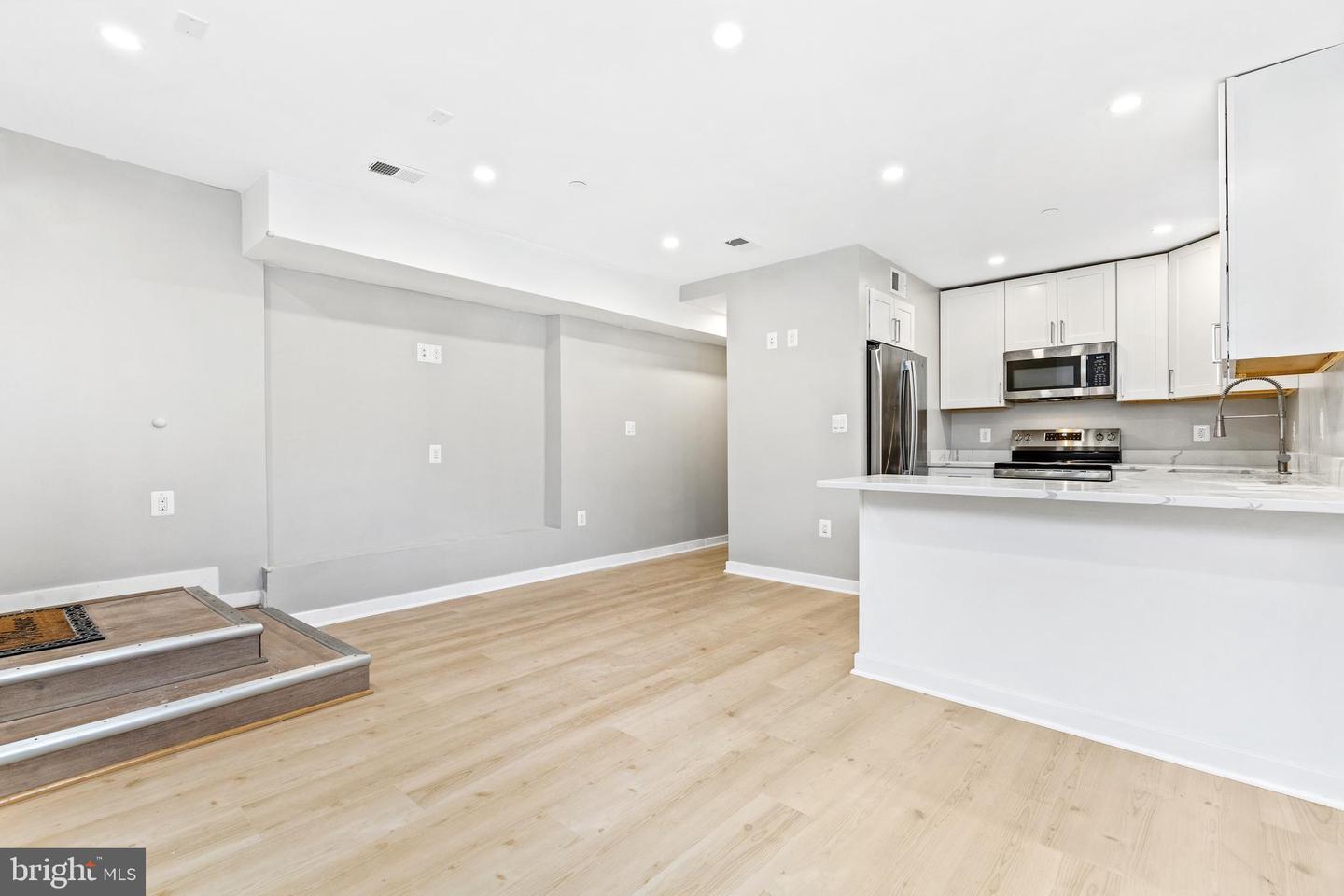 2036 1ST ST NW, WASHINGTON, District Of Columbia 20001, 7 Bedrooms Bedrooms, 14 Rooms Rooms,3 BathroomsBathrooms,Residential,For sale,2036 1ST ST NW,DCDC2190344 MLS # DCDC2190344