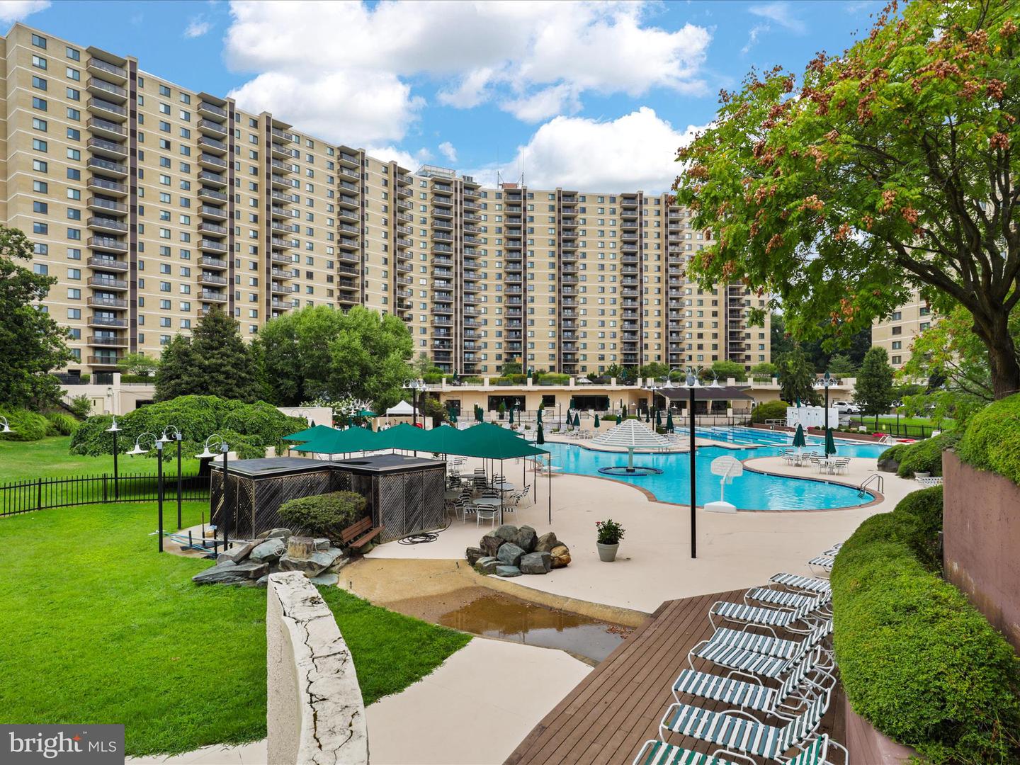 309 YOAKUM PKWY #1003, ALEXANDRIA, Virginia 22304, 2 Bedrooms Bedrooms, ,2 BathroomsBathrooms,Residential,For sale,309 YOAKUM PKWY #1003,VAAX2042884 MLS # VAAX2042884