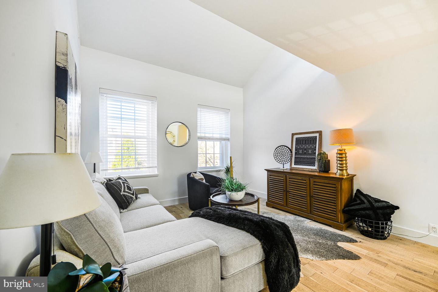 3551 39TH ST NW #E515, WASHINGTON, District Of Columbia 20016, 3 Bedrooms Bedrooms, ,1 BathroomBathrooms,Residential,For sale,3551 39TH ST NW #E515,DCDC2190596 MLS # DCDC2190596