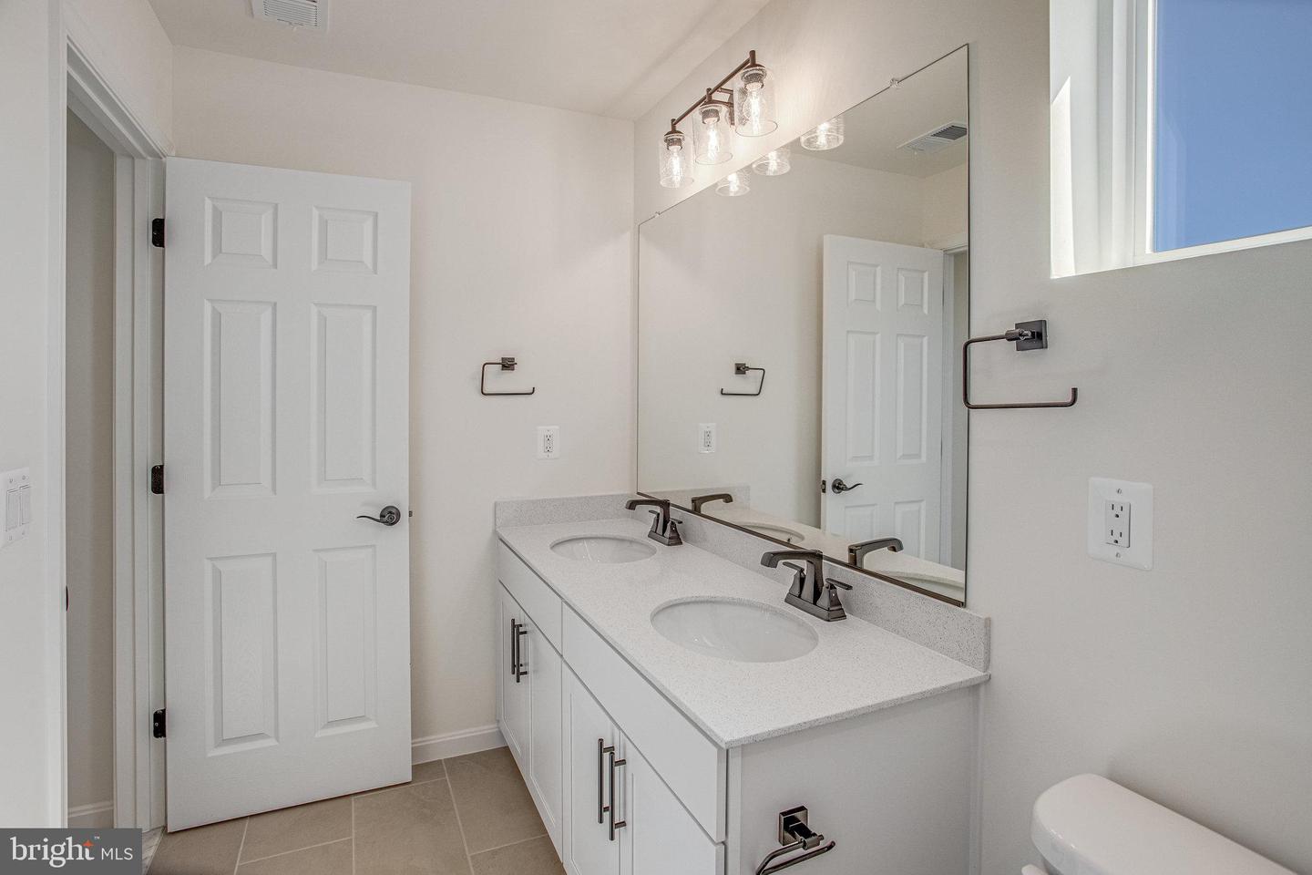 120 MIDSUMMER LN, MIDDLETOWN, Virginia 22645, 3 Bedrooms Bedrooms, ,2 BathroomsBathrooms,Residential,For sale,120 MIDSUMMER LN,VAFV2022718 MLS # VAFV2022718