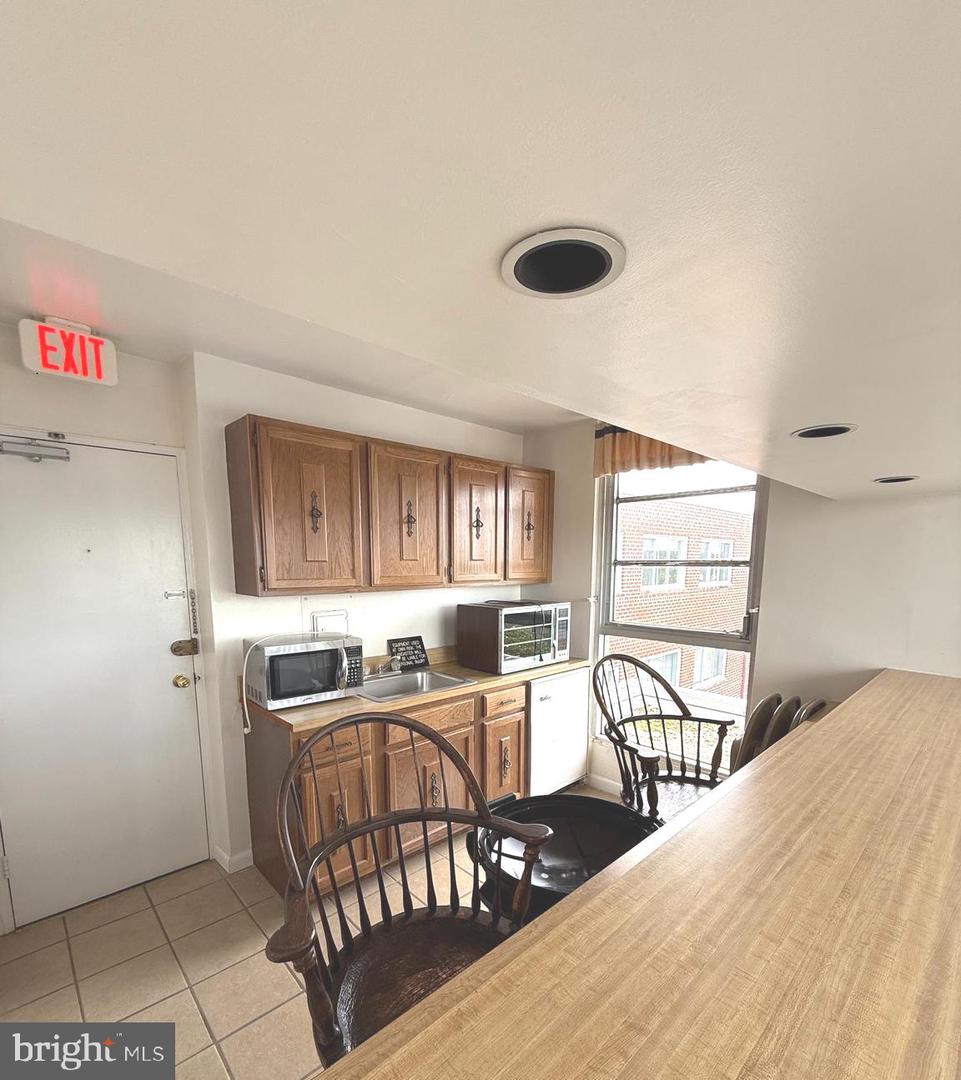 1830 COLUMBIA PIKE #207, ARLINGTON, Virginia 22204, 1 Bedroom Bedrooms, ,1 BathroomBathrooms,Residential,For sale,1830 COLUMBIA PIKE #207,VAAR2053422 MLS # VAAR2053422