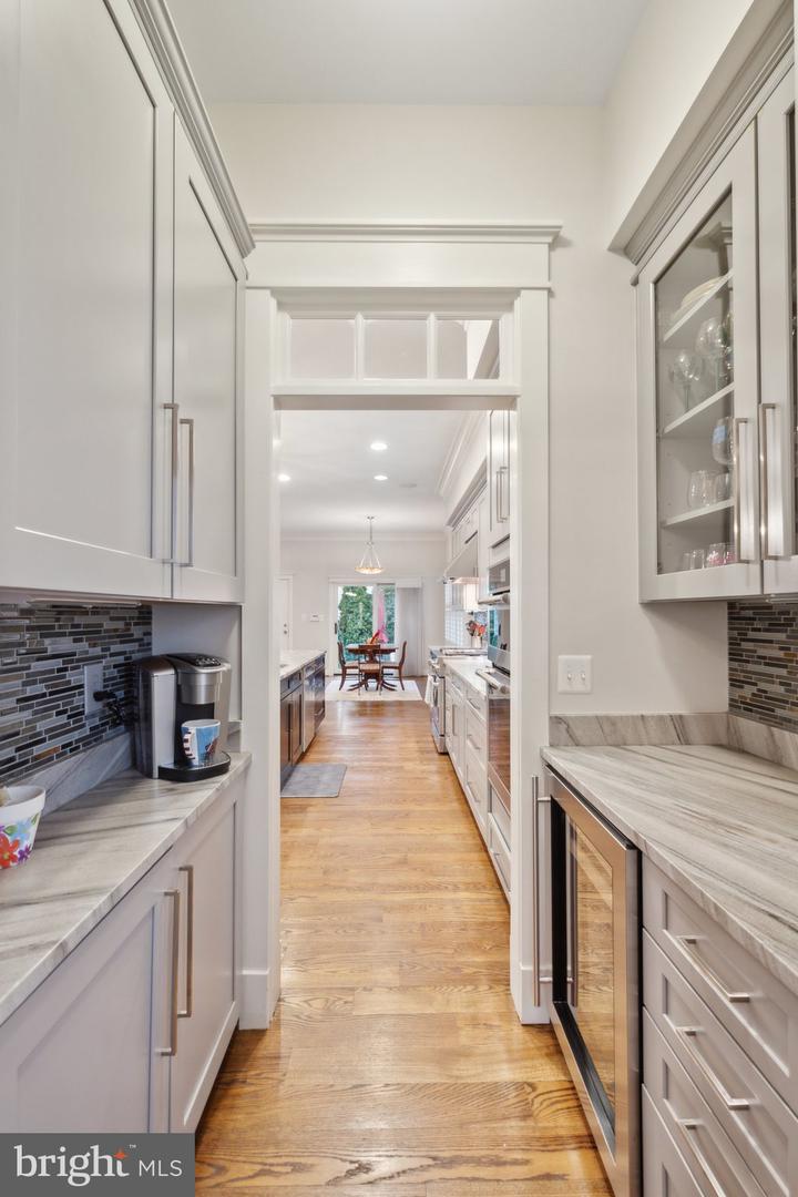 2024 S KENT ST, ARLINGTON, Virginia 22202, 7 Bedrooms Bedrooms, ,5 BathroomsBathrooms,Residential,For sale,2024 S KENT ST,VAAR2054662 MLS # VAAR2054662