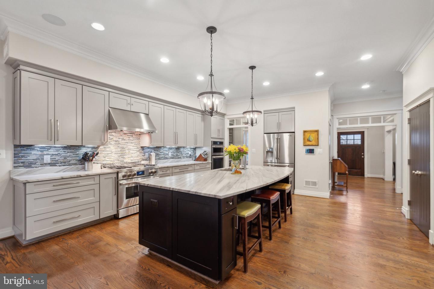 2024 S KENT ST, ARLINGTON, Virginia 22202, 7 Bedrooms Bedrooms, ,5 BathroomsBathrooms,Residential,For sale,2024 S KENT ST,VAAR2054662 MLS # VAAR2054662