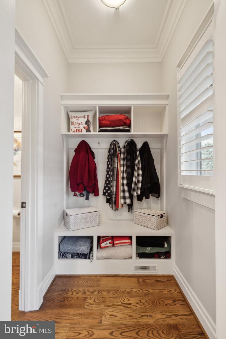 2024 S KENT ST, ARLINGTON, Virginia 22202, 7 Bedrooms Bedrooms, ,5 BathroomsBathrooms,Residential,For sale,2024 S KENT ST,VAAR2054662 MLS # VAAR2054662