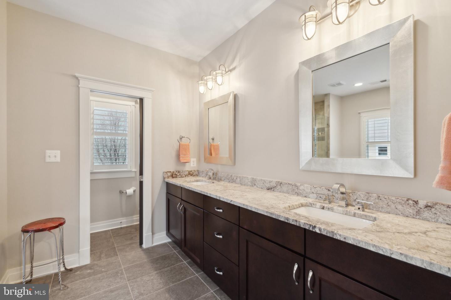 2024 S KENT ST, ARLINGTON, Virginia 22202, 7 Bedrooms Bedrooms, ,5 BathroomsBathrooms,Residential,For sale,2024 S KENT ST,VAAR2054662 MLS # VAAR2054662