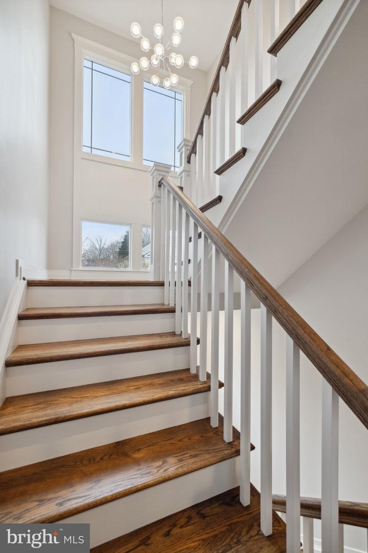 2024 S KENT ST, ARLINGTON, Virginia 22202, 7 Bedrooms Bedrooms, ,5 BathroomsBathrooms,Residential,For sale,2024 S KENT ST,VAAR2054662 MLS # VAAR2054662