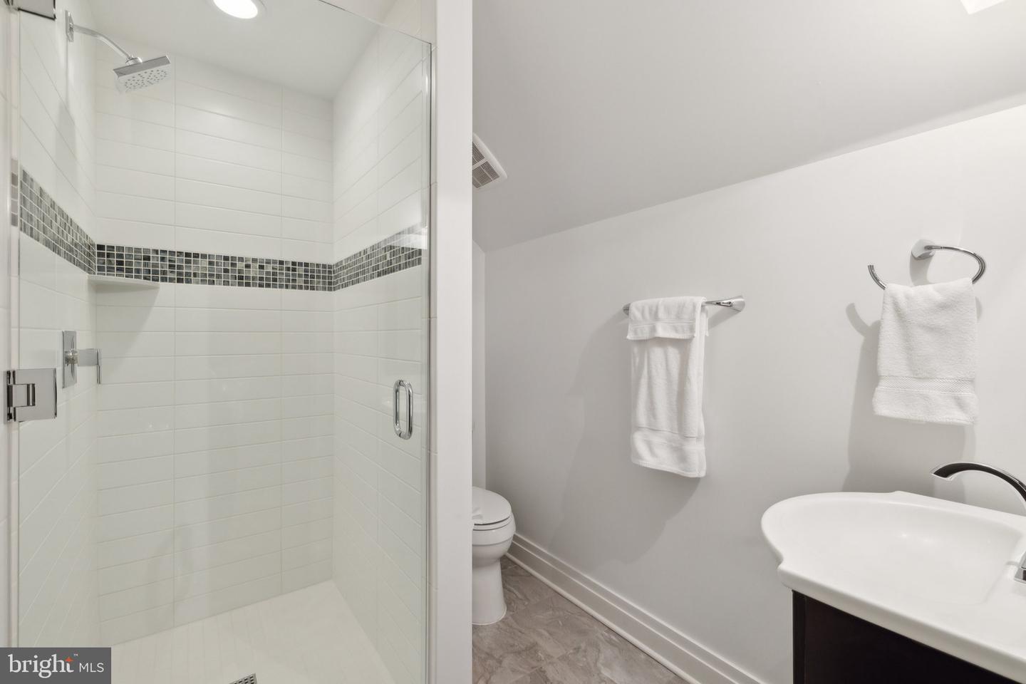2024 S KENT ST, ARLINGTON, Virginia 22202, 7 Bedrooms Bedrooms, ,5 BathroomsBathrooms,Residential,For sale,2024 S KENT ST,VAAR2054662 MLS # VAAR2054662
