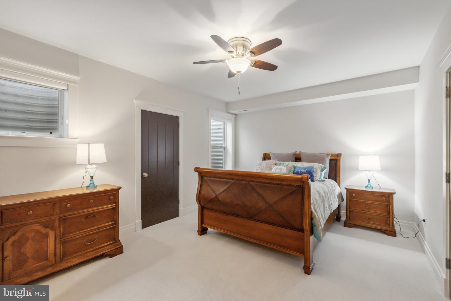2024 S KENT ST, ARLINGTON, Virginia 22202, 7 Bedrooms Bedrooms, ,5 BathroomsBathrooms,Residential,For sale,2024 S KENT ST,VAAR2054662 MLS # VAAR2054662