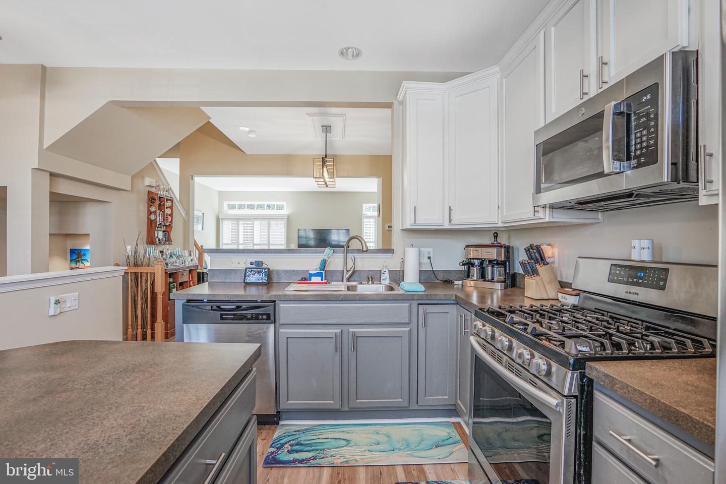 2977 HUNTINGTON GROVE SQ, ALEXANDRIA, Virginia 22306, 3 Bedrooms Bedrooms, ,2 BathroomsBathrooms,Residential,For sale,2977 HUNTINGTON GROVE SQ,VAFX2229172 MLS # VAFX2229172