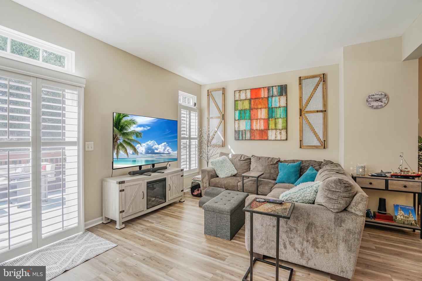 2977 HUNTINGTON GROVE SQ, ALEXANDRIA, Virginia 22306, 3 Bedrooms Bedrooms, ,2 BathroomsBathrooms,Residential,For sale,2977 HUNTINGTON GROVE SQ,VAFX2229172 MLS # VAFX2229172