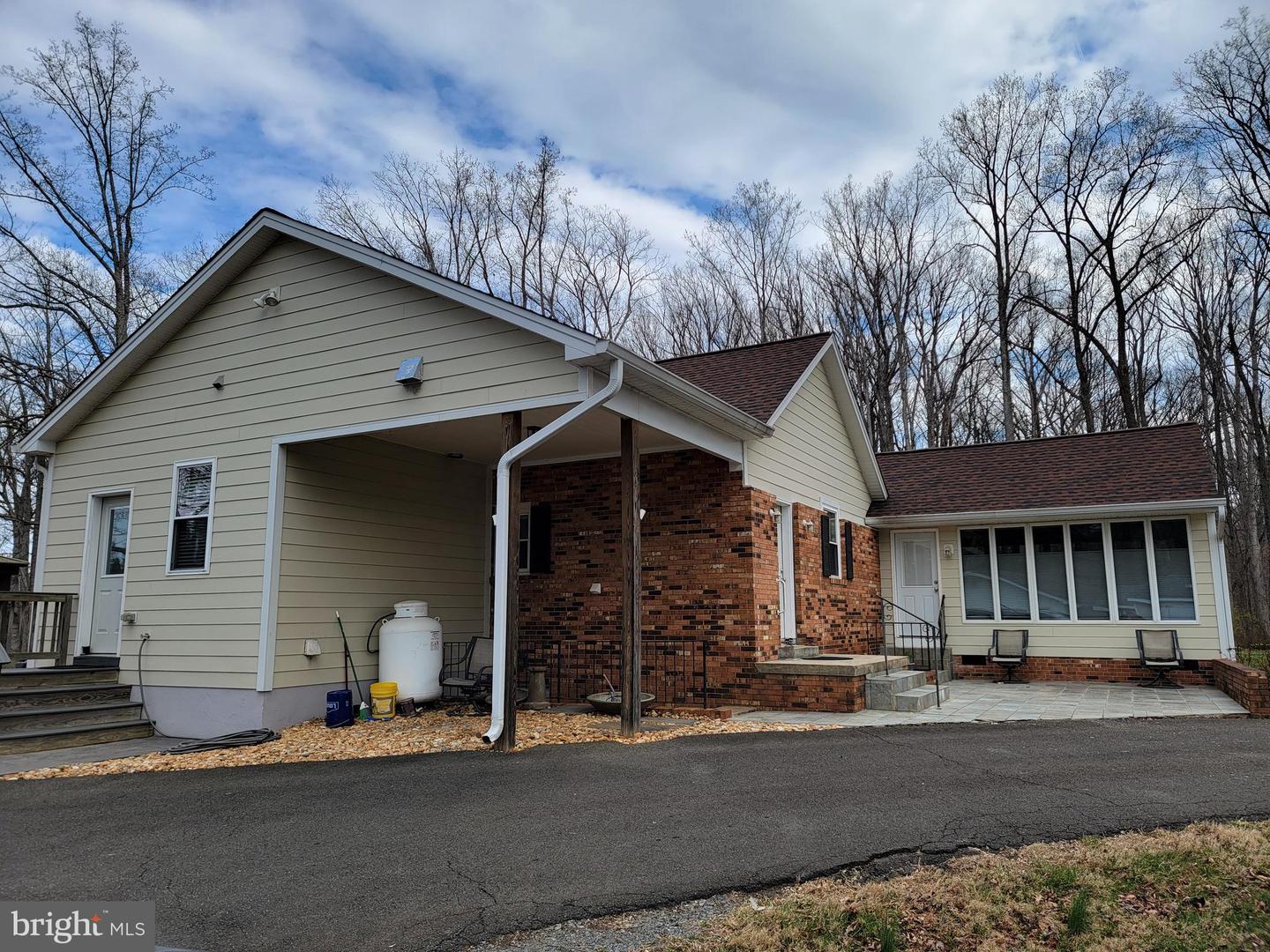 5699 RED BRICK RD, WARRENTON, Virginia 20187, 3 Bedrooms Bedrooms, ,3 BathroomsBathrooms,Residential,For sale,5699 RED BRICK RD,VAFQ2015910 MLS # VAFQ2015910