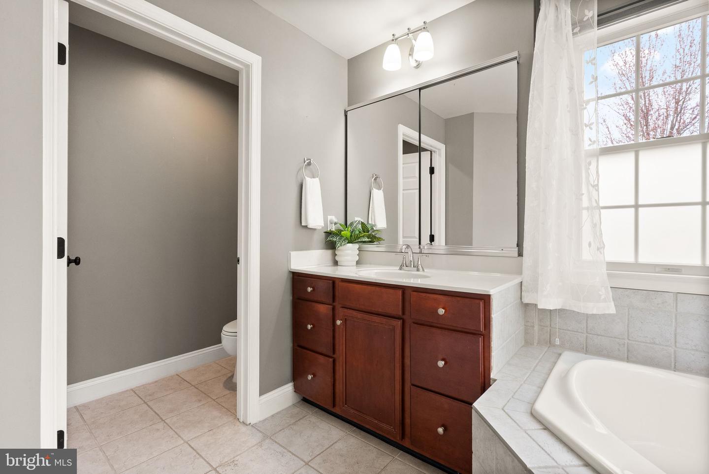 15070 JUPITER HILLS LN, HAYMARKET, Virginia 20169, 5 Bedrooms Bedrooms, ,3 BathroomsBathrooms,Residential,For sale,15070 JUPITER HILLS LN,VAPW2090208 MLS # VAPW2090208