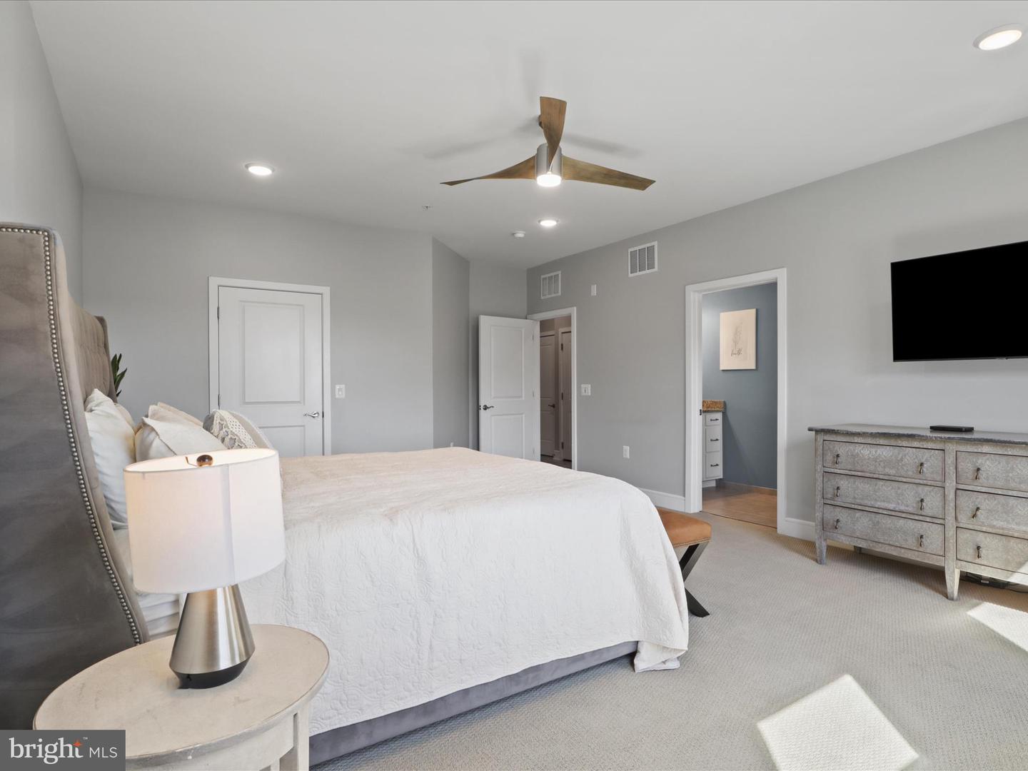 23606 HAVELOCK WALK TER, ASHBURN, Virginia 20148, 3 Bedrooms Bedrooms, ,2 BathroomsBathrooms,Residential,For sale,23606 HAVELOCK WALK TER,VALO2091702 MLS # VALO2091702