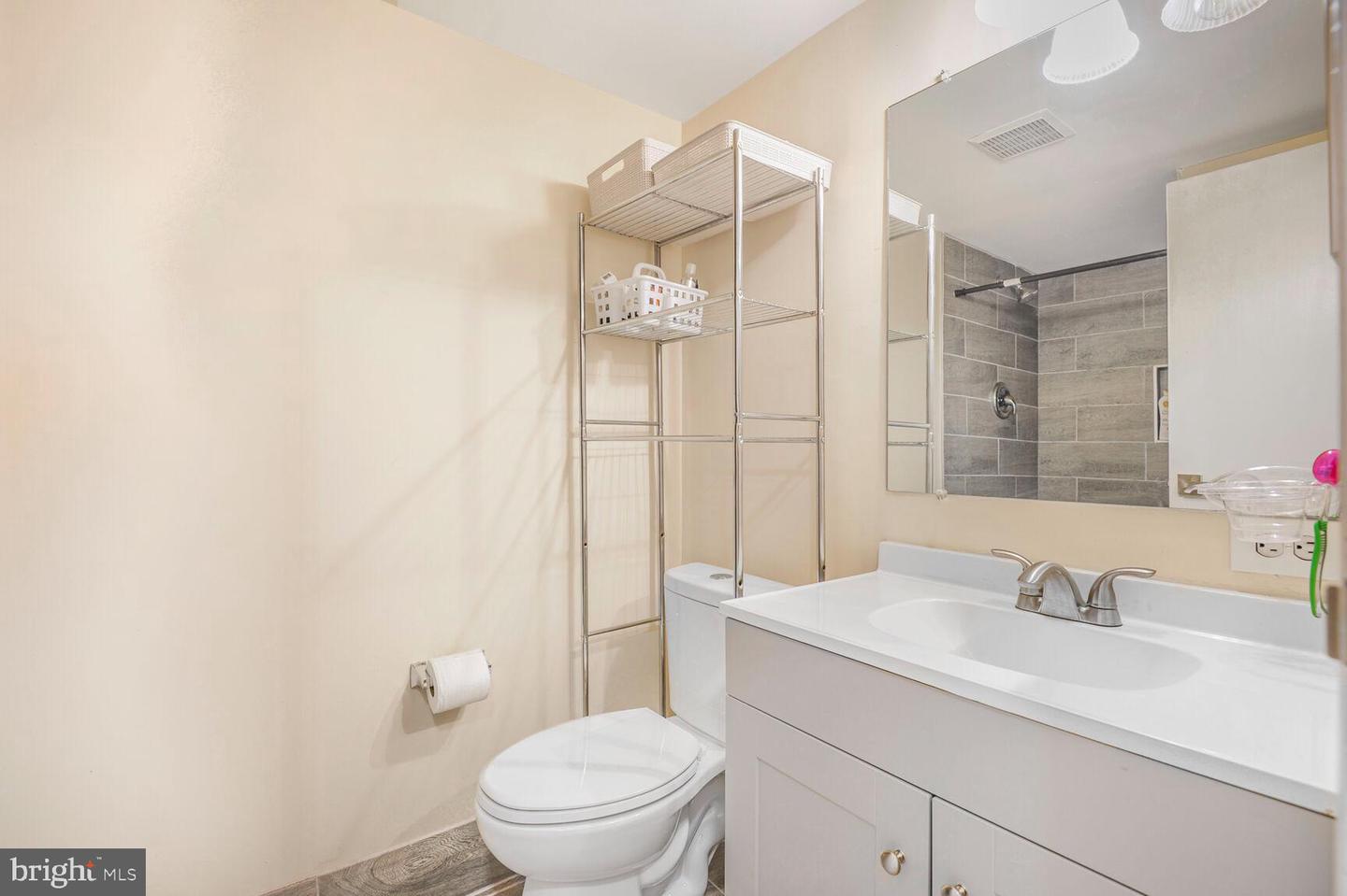 250 S REYNOLDS ST #1001, ALEXANDRIA, Virginia 22304, 2 Bedrooms Bedrooms, 6 Rooms Rooms,2 BathroomsBathrooms,Residential,For sale,250 S REYNOLDS ST #1001,VAAX2043208 MLS # VAAX2043208