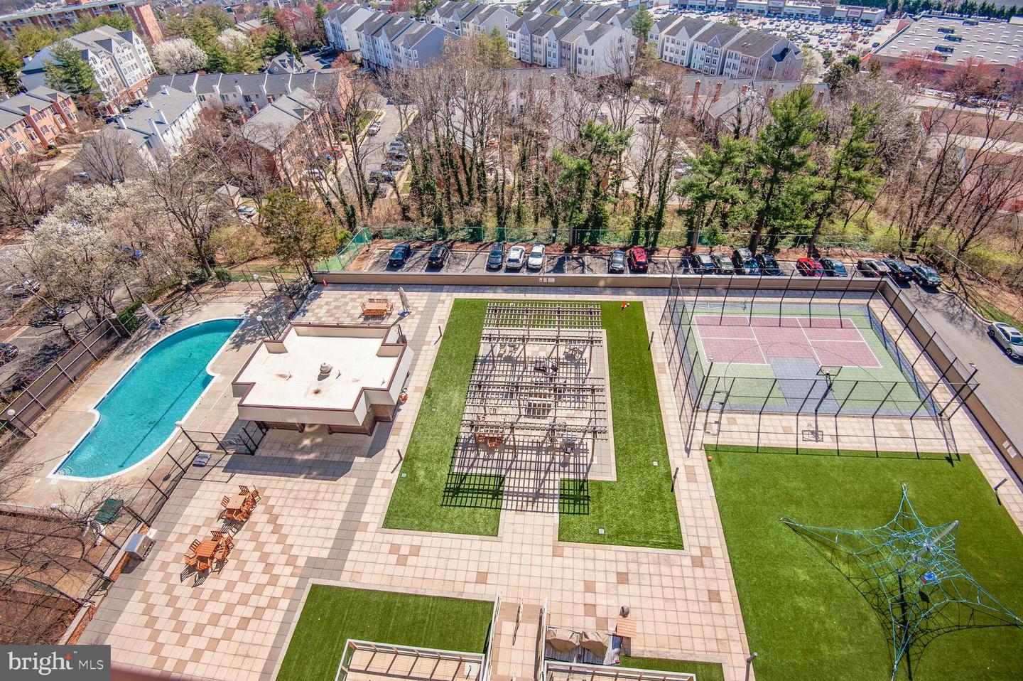 250 S REYNOLDS ST #1001, ALEXANDRIA, Virginia 22304, 2 Bedrooms Bedrooms, 6 Rooms Rooms,2 BathroomsBathrooms,Residential,For sale,250 S REYNOLDS ST #1001,VAAX2043208 MLS # VAAX2043208