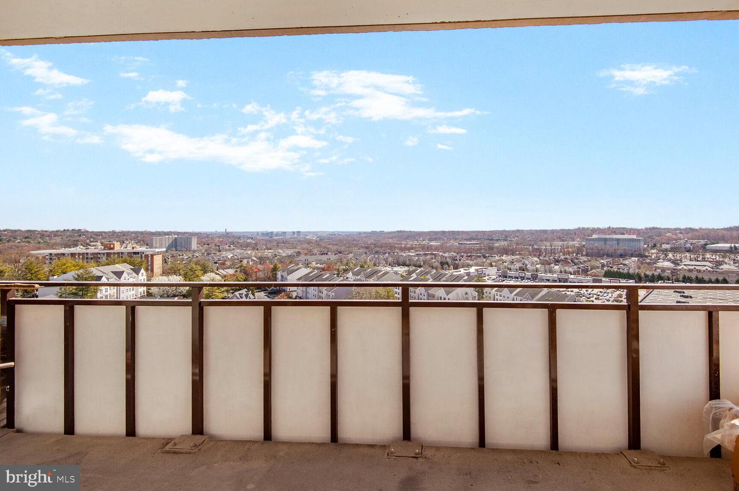 250 S REYNOLDS ST #1001, ALEXANDRIA, Virginia 22304, 2 Bedrooms Bedrooms, 6 Rooms Rooms,2 BathroomsBathrooms,Residential,For sale,250 S REYNOLDS ST #1001,VAAX2043208 MLS # VAAX2043208