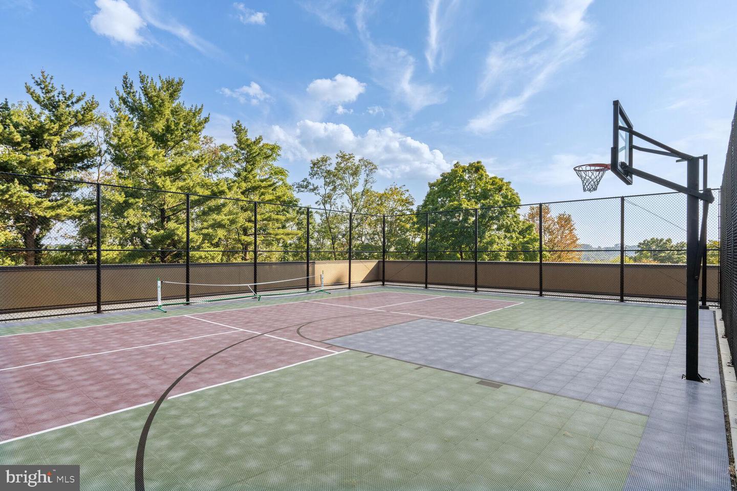 250 S REYNOLDS ST #1001, ALEXANDRIA, Virginia 22304, 2 Bedrooms Bedrooms, 6 Rooms Rooms,2 BathroomsBathrooms,Residential,For sale,250 S REYNOLDS ST #1001,VAAX2043208 MLS # VAAX2043208