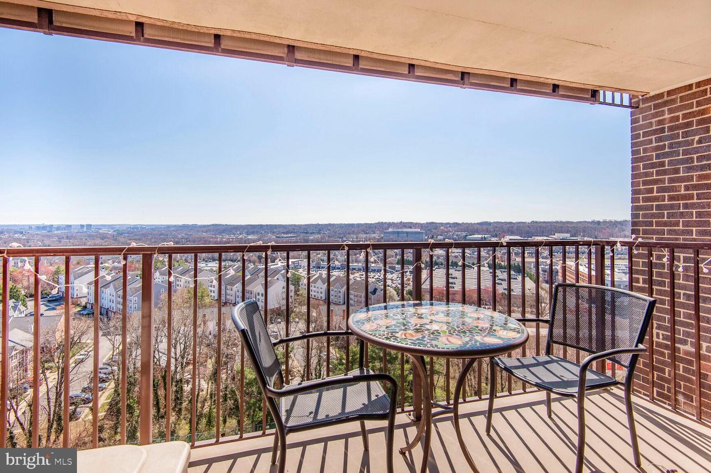 250 S REYNOLDS ST #1001, ALEXANDRIA, Virginia 22304, 2 Bedrooms Bedrooms, 6 Rooms Rooms,2 BathroomsBathrooms,Residential,For sale,250 S REYNOLDS ST #1001,VAAX2043208 MLS # VAAX2043208