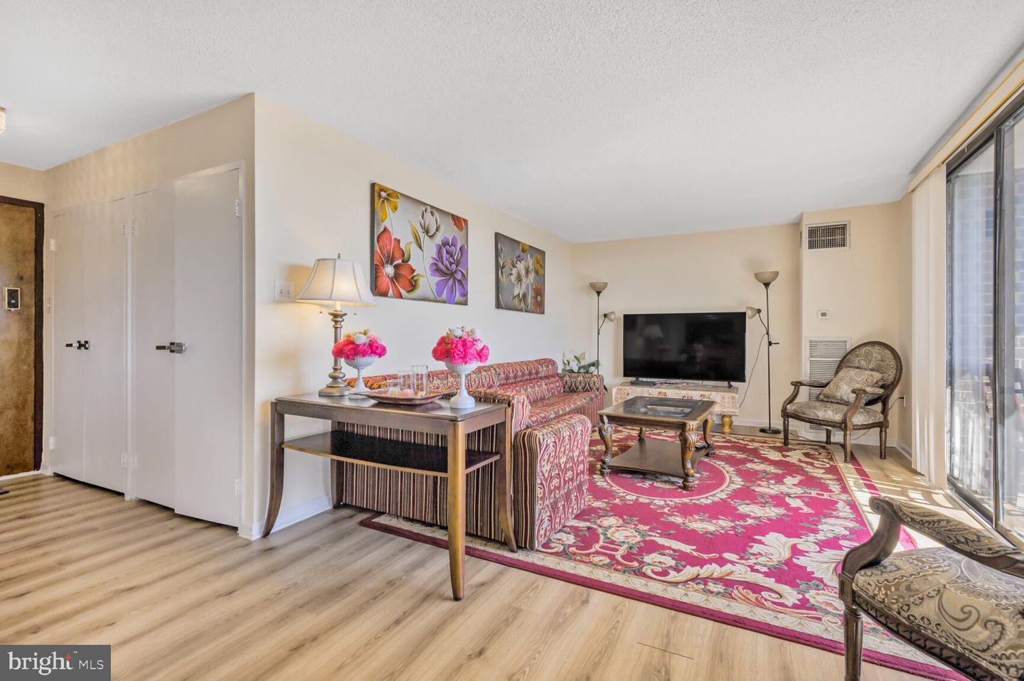 250 S REYNOLDS ST #1001, ALEXANDRIA, Virginia 22304, 2 Bedrooms Bedrooms, 6 Rooms Rooms,2 BathroomsBathrooms,Residential,For sale,250 S REYNOLDS ST #1001,VAAX2043208 MLS # VAAX2043208