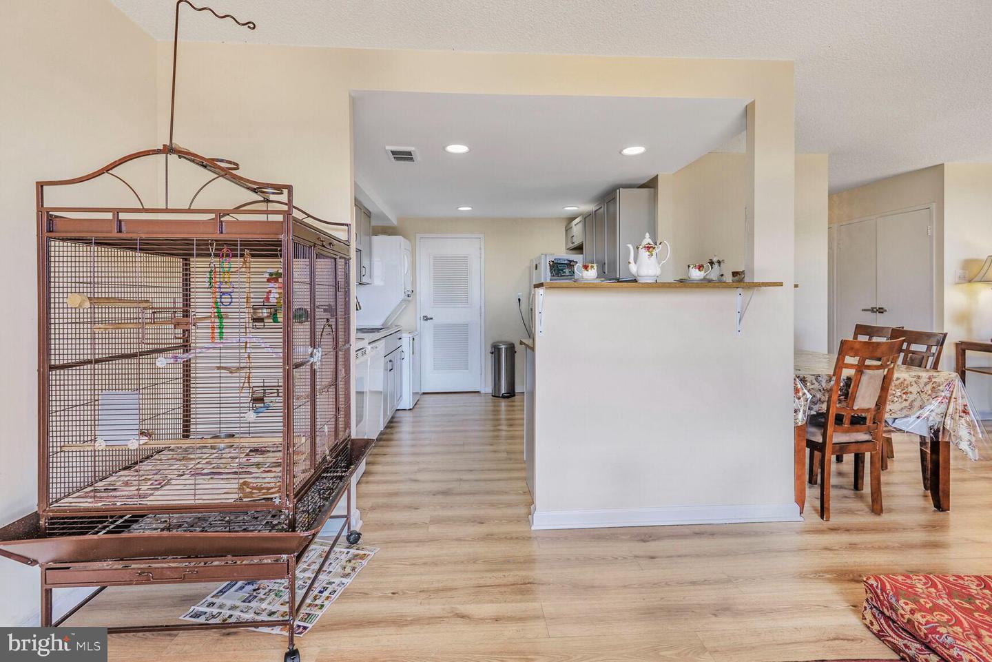 250 S REYNOLDS ST #1001, ALEXANDRIA, Virginia 22304, 2 Bedrooms Bedrooms, 6 Rooms Rooms,2 BathroomsBathrooms,Residential,For sale,250 S REYNOLDS ST #1001,VAAX2043208 MLS # VAAX2043208