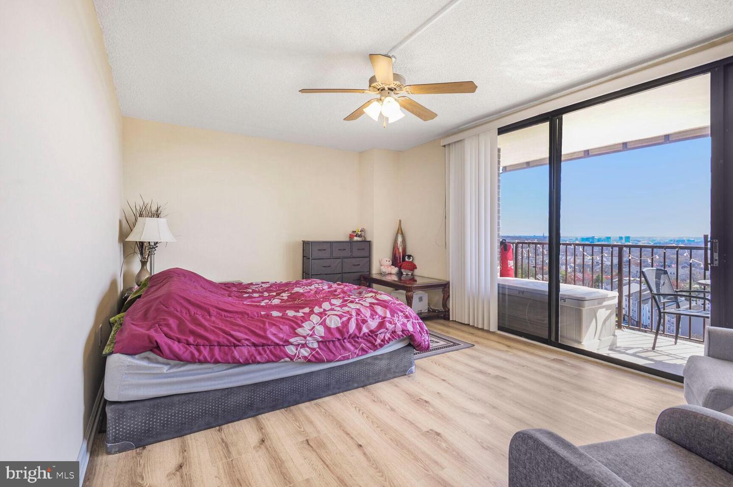 250 S REYNOLDS ST #1001, ALEXANDRIA, Virginia 22304, 2 Bedrooms Bedrooms, 6 Rooms Rooms,2 BathroomsBathrooms,Residential,For sale,250 S REYNOLDS ST #1001,VAAX2043208 MLS # VAAX2043208