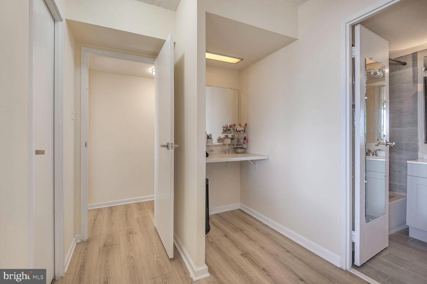 250 S REYNOLDS ST #1001, ALEXANDRIA, Virginia 22304, 2 Bedrooms Bedrooms, 6 Rooms Rooms,2 BathroomsBathrooms,Residential,For sale,250 S REYNOLDS ST #1001,VAAX2043208 MLS # VAAX2043208