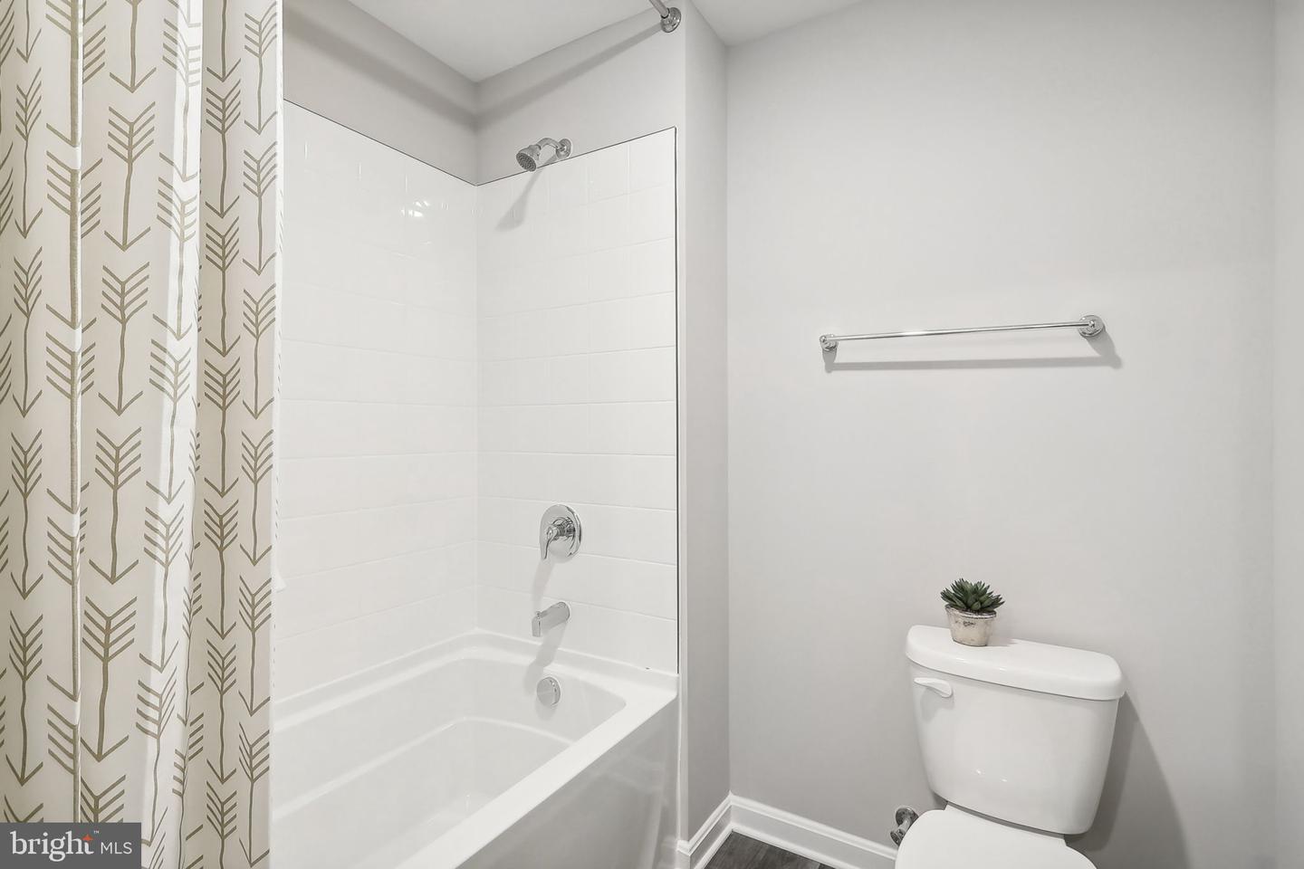 132 WOODFORD DR, STEPHENS CITY, Virginia 22655, 5 Bedrooms Bedrooms, ,4 BathroomsBathrooms,Residential,For sale,132 WOODFORD DR,VAFV2033082 MLS # VAFV2033082