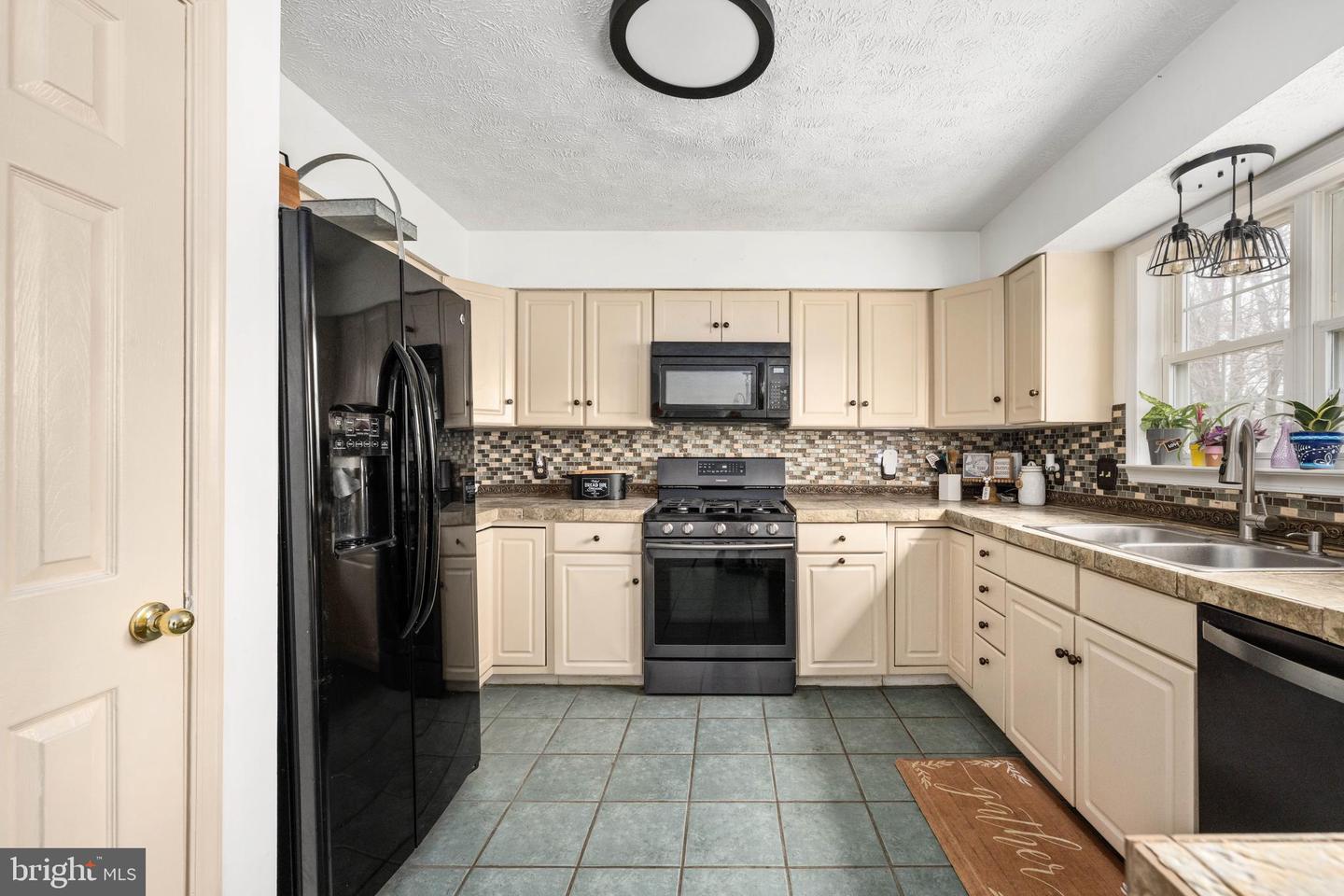 13104 WILLOW POINT DR, FREDERICKSBURG, Virginia 22408, 4 Bedrooms Bedrooms, ,3 BathroomsBathrooms,Residential,For sale,13104 WILLOW POINT DR,VASP2031736 MLS # VASP2031736