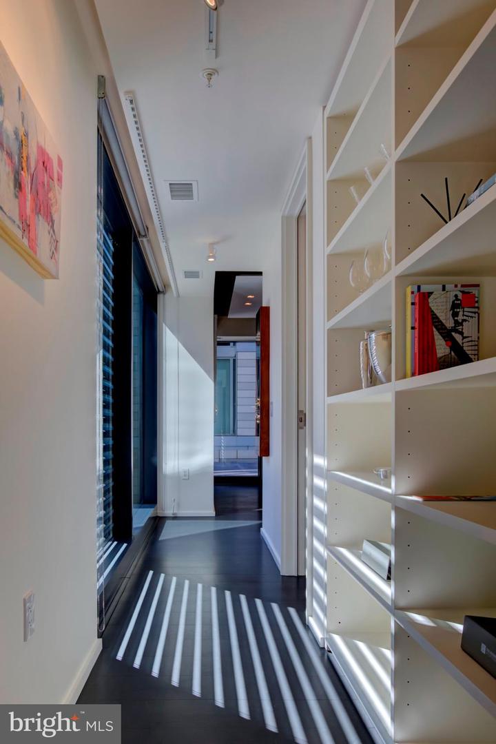925 H ST NW #301, WASHINGTON, District Of Columbia 20001, 1 Bedroom Bedrooms, ,1 BathroomBathrooms,Residential,For sale,925 H ST NW #301,DCDC2192382 MLS # DCDC2192382