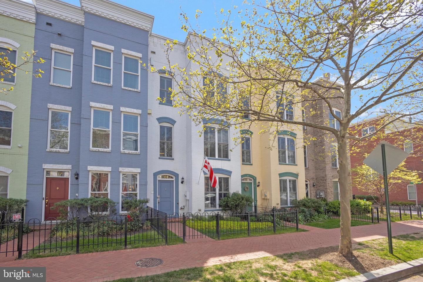 335 I ST SE, WASHINGTON, District Of Columbia 20003, 4 Bedrooms Bedrooms, ,3 BathroomsBathrooms,Residential,For sale,335 I ST SE,DCDC2191182 MLS # DCDC2191182