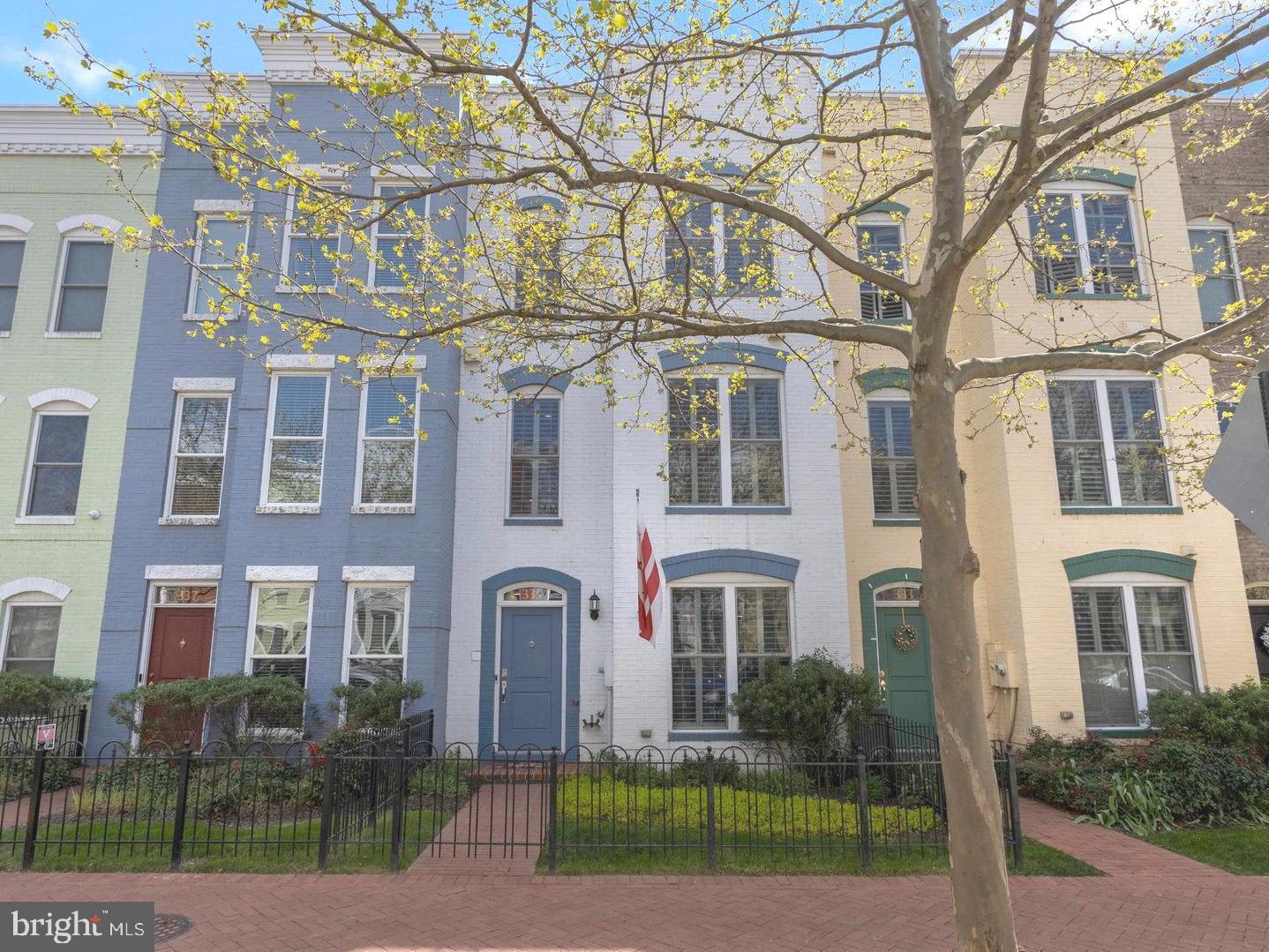 335 I ST SE, WASHINGTON, District Of Columbia 20003, 4 Bedrooms Bedrooms, ,3 BathroomsBathrooms,Residential,For sale,335 I ST SE,DCDC2191182 MLS # DCDC2191182