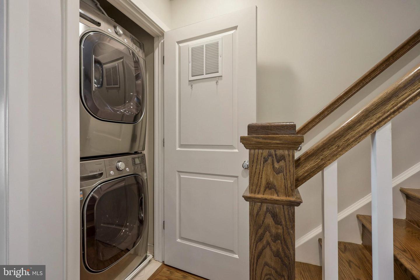 335 I ST SE, WASHINGTON, District Of Columbia 20003, 4 Bedrooms Bedrooms, ,3 BathroomsBathrooms,Residential,For sale,335 I ST SE,DCDC2191182 MLS # DCDC2191182