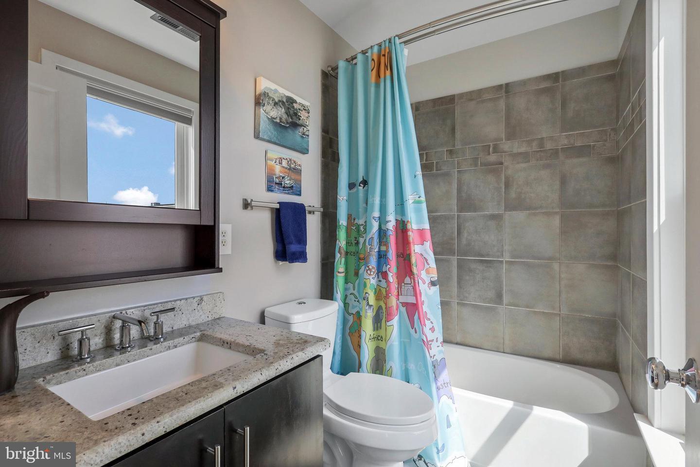 335 I ST SE, WASHINGTON, District Of Columbia 20003, 4 Bedrooms Bedrooms, ,3 BathroomsBathrooms,Residential,For sale,335 I ST SE,DCDC2191182 MLS # DCDC2191182
