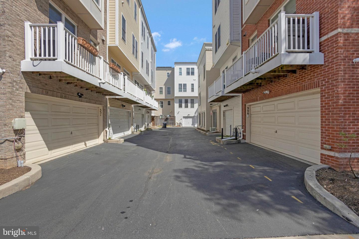 335 I ST SE, WASHINGTON, District Of Columbia 20003, 4 Bedrooms Bedrooms, ,3 BathroomsBathrooms,Residential,For sale,335 I ST SE,DCDC2191182 MLS # DCDC2191182
