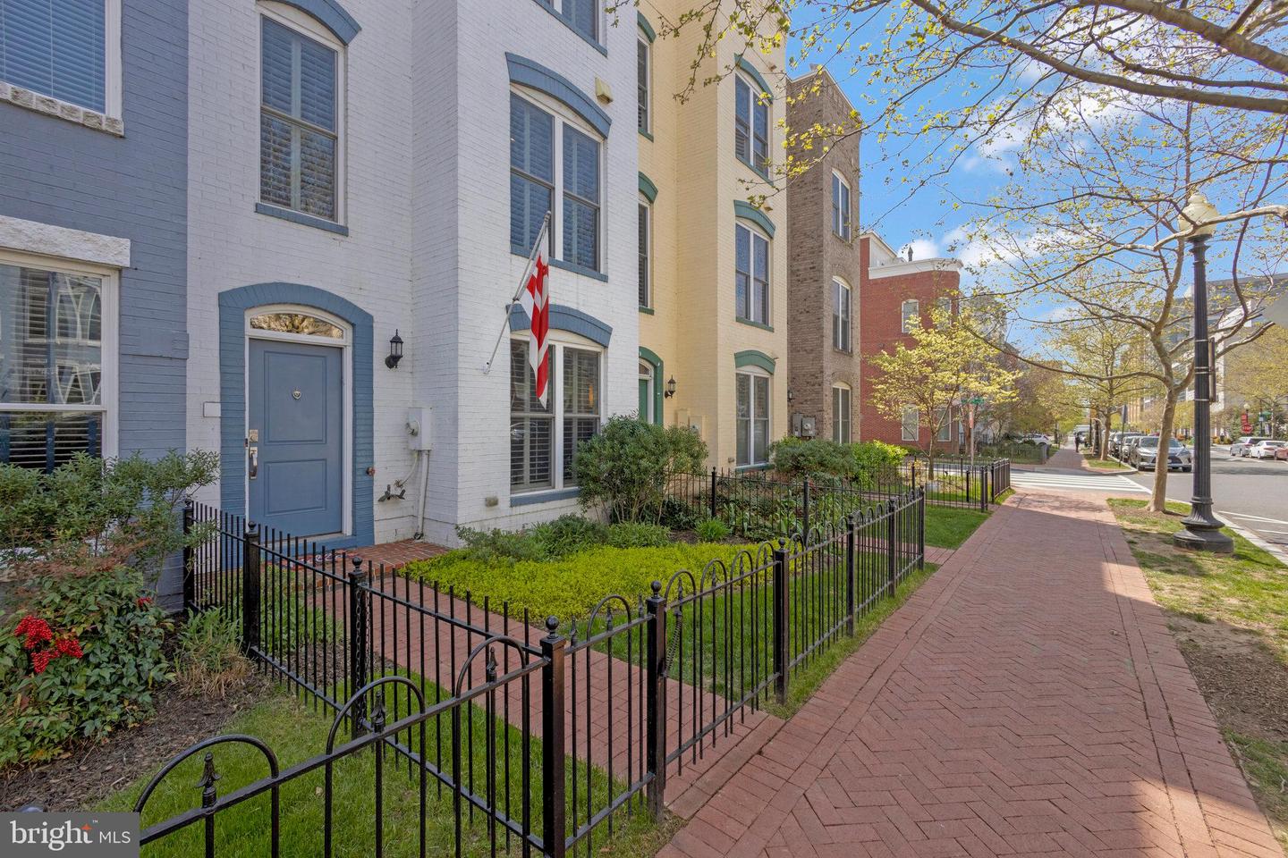 335 I ST SE, WASHINGTON, District Of Columbia 20003, 4 Bedrooms Bedrooms, ,3 BathroomsBathrooms,Residential,For sale,335 I ST SE,DCDC2191182 MLS # DCDC2191182