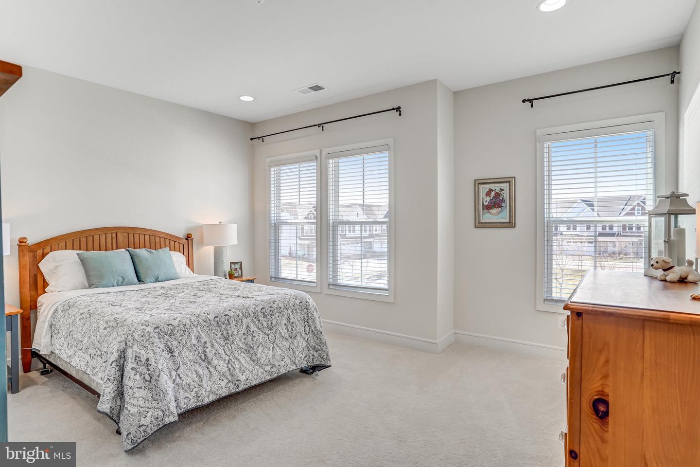 6807 AUTUMN HARVEST TRL, GAINESVILLE, Virginia 20155, 3 Bedrooms Bedrooms, ,2 BathroomsBathrooms,Residential,For sale,6807 AUTUMN HARVEST TRL,VAPW2090158 MLS # VAPW2090158