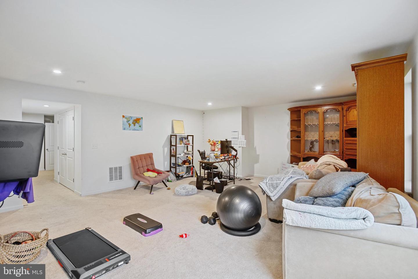 3620 CHIPPENDALE CIR, WOODBRIDGE, Virginia 22193, 3 Bedrooms Bedrooms, ,2 BathroomsBathrooms,Residential,For sale,3620 CHIPPENDALE CIR,VAPW2090178 MLS # VAPW2090178