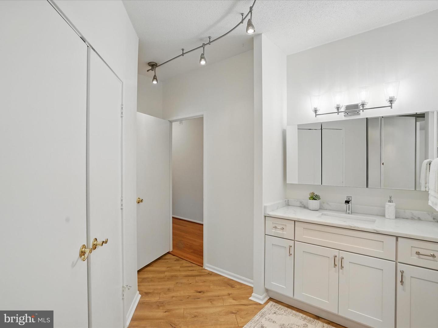 900 N STAFFORD ST N #2632, ARLINGTON, Virginia 22203, 2 Bedrooms Bedrooms, ,2 BathroomsBathrooms,Residential,For sale,900 N STAFFORD ST N #2632,VAAR2054712 MLS # VAAR2054712