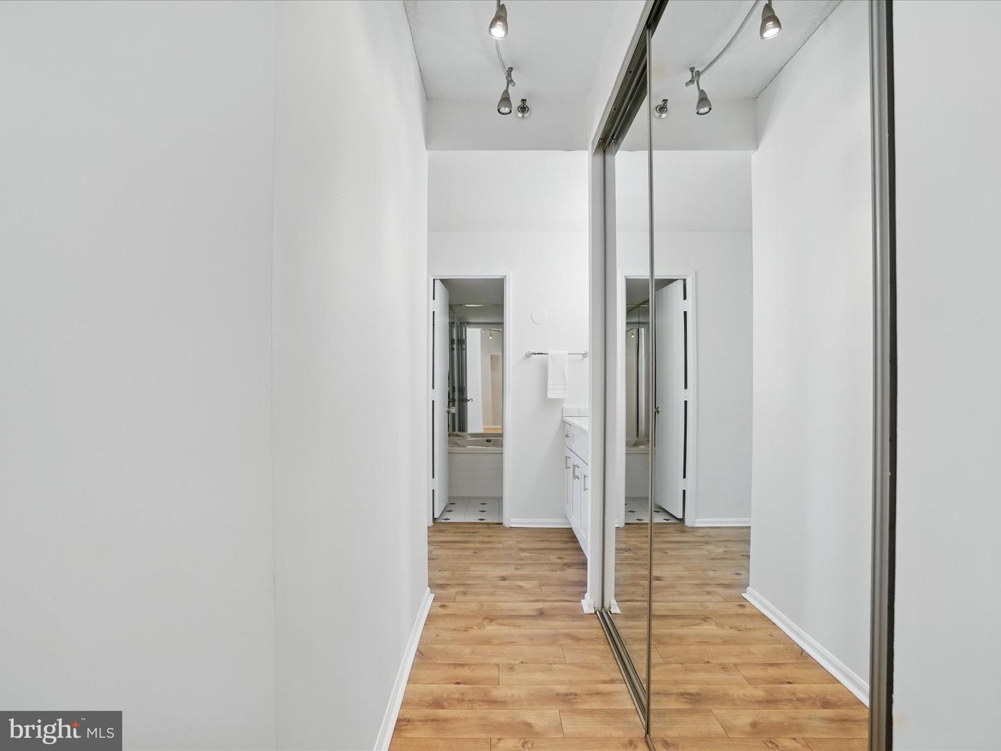900 N STAFFORD ST N #2632, ARLINGTON, Virginia 22203, 2 Bedrooms Bedrooms, ,2 BathroomsBathrooms,Residential,For sale,900 N STAFFORD ST N #2632,VAAR2054712 MLS # VAAR2054712