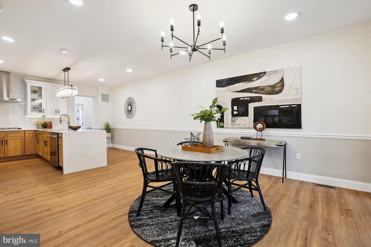 329 15TH ST NE, WASHINGTON, District Of Columbia 20002, 5 Bedrooms Bedrooms, ,4 BathroomsBathrooms,Residential,For sale,329 15TH ST NE,DCDC2191716 MLS # DCDC2191716