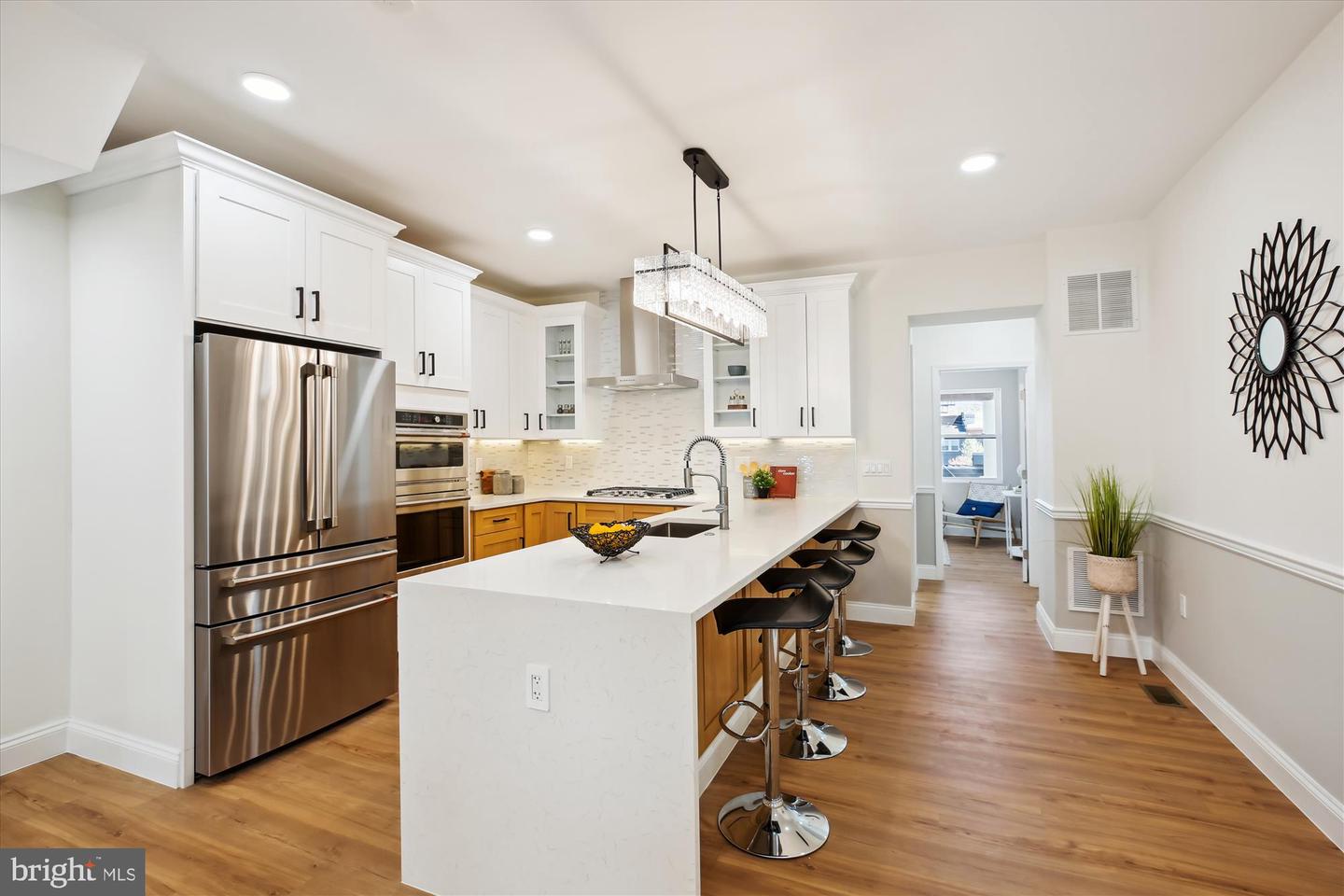 329 15TH ST NE, WASHINGTON, District Of Columbia 20002, 5 Bedrooms Bedrooms, ,4 BathroomsBathrooms,Residential,For sale,329 15TH ST NE,DCDC2191716 MLS # DCDC2191716