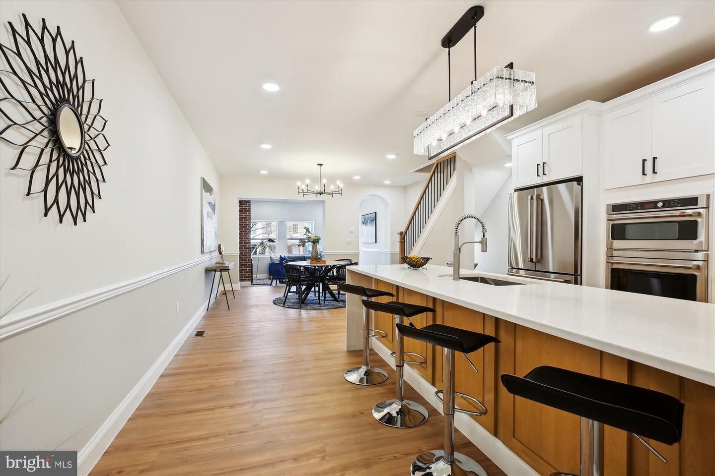 329 15TH ST NE, WASHINGTON, District Of Columbia 20002, 5 Bedrooms Bedrooms, ,4 BathroomsBathrooms,Residential,For sale,329 15TH ST NE,DCDC2191716 MLS # DCDC2191716