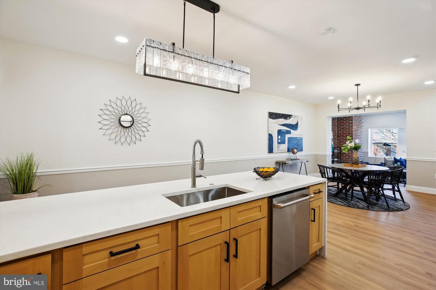 329 15TH ST NE, WASHINGTON, District Of Columbia 20002, 5 Bedrooms Bedrooms, ,4 BathroomsBathrooms,Residential,For sale,329 15TH ST NE,DCDC2191716 MLS # DCDC2191716