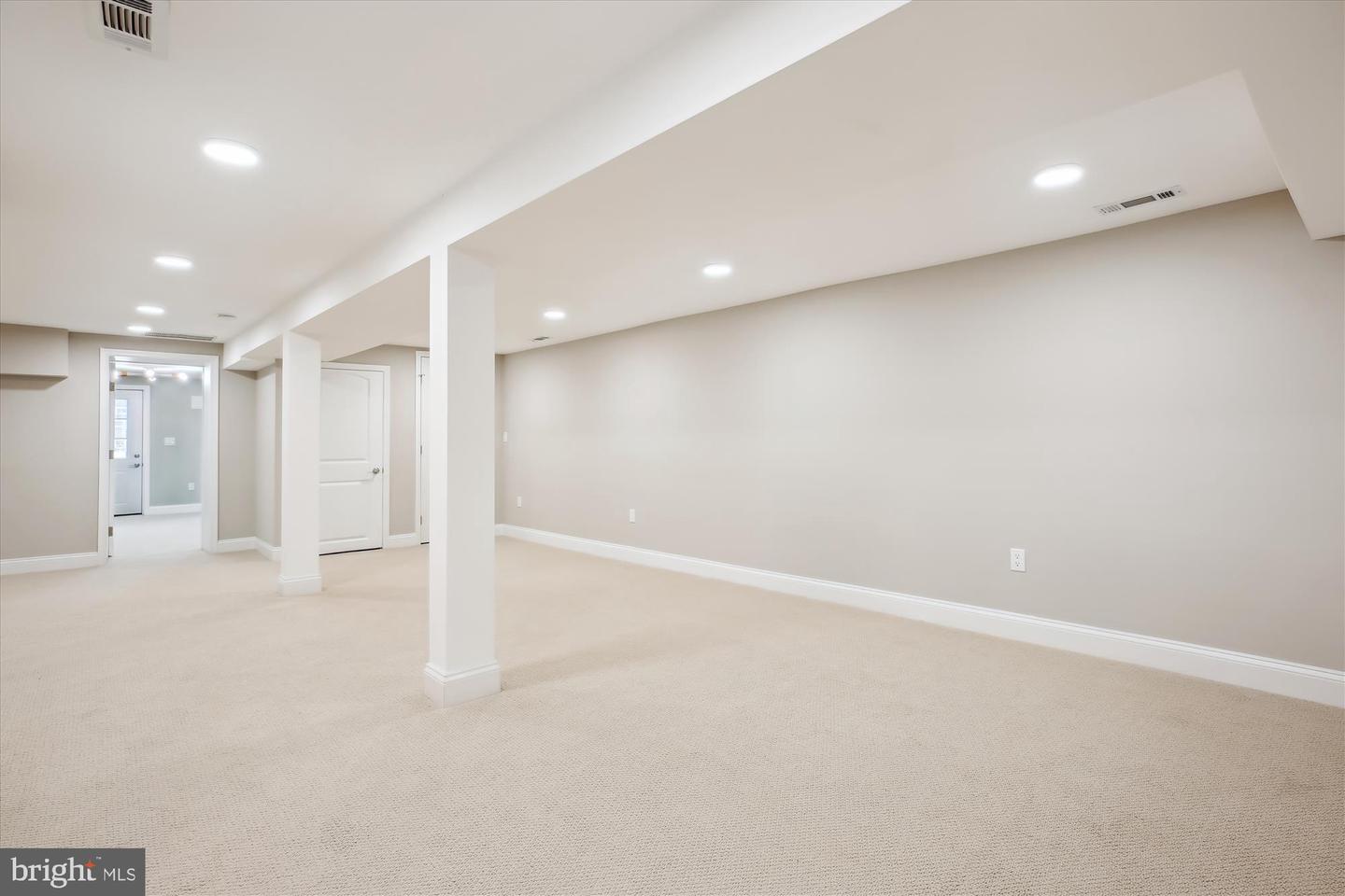 329 15TH ST NE, WASHINGTON, District Of Columbia 20002, 5 Bedrooms Bedrooms, ,4 BathroomsBathrooms,Residential,For sale,329 15TH ST NE,DCDC2191716 MLS # DCDC2191716