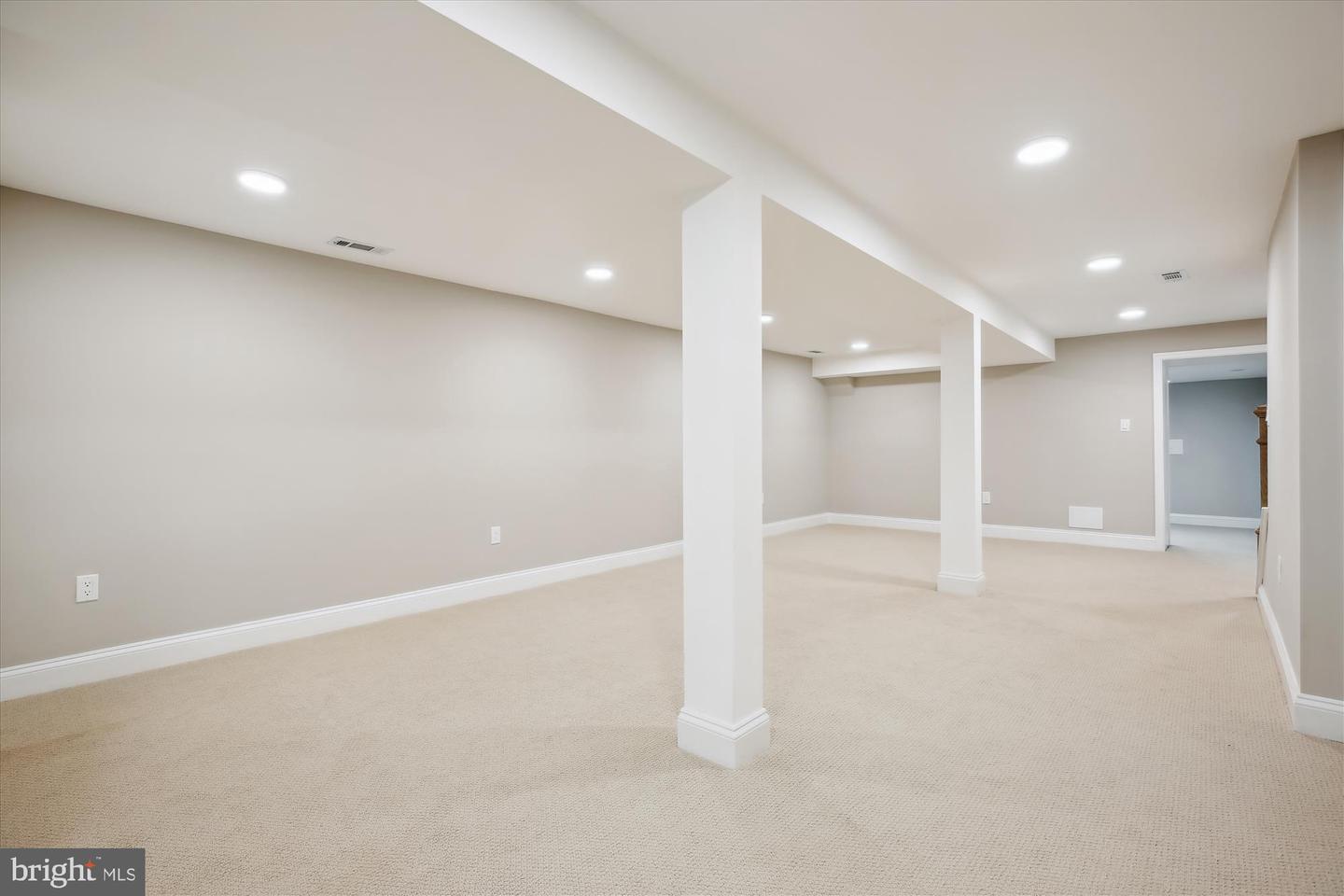 329 15TH ST NE, WASHINGTON, District Of Columbia 20002, 5 Bedrooms Bedrooms, ,4 BathroomsBathrooms,Residential,For sale,329 15TH ST NE,DCDC2191716 MLS # DCDC2191716