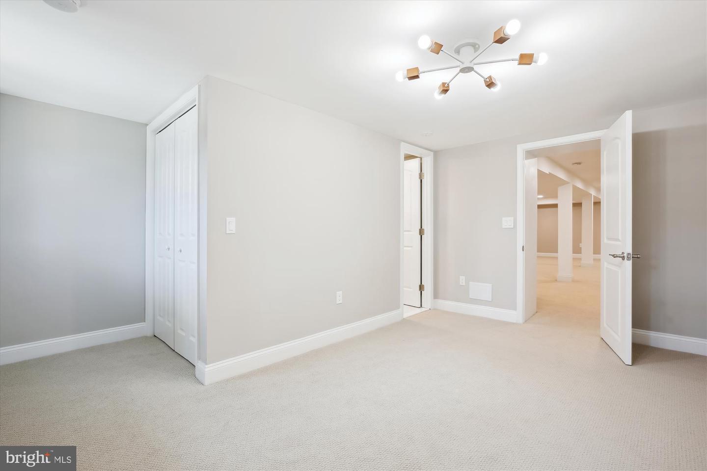 329 15TH ST NE, WASHINGTON, District Of Columbia 20002, 5 Bedrooms Bedrooms, ,4 BathroomsBathrooms,Residential,For sale,329 15TH ST NE,DCDC2191716 MLS # DCDC2191716