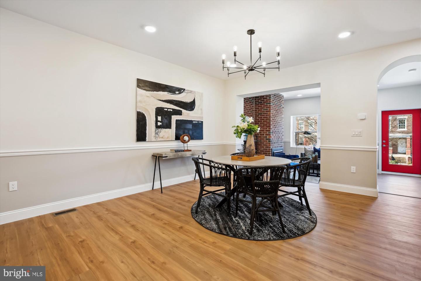 329 15TH ST NE, WASHINGTON, District Of Columbia 20002, 5 Bedrooms Bedrooms, ,4 BathroomsBathrooms,Residential,For sale,329 15TH ST NE,DCDC2191716 MLS # DCDC2191716