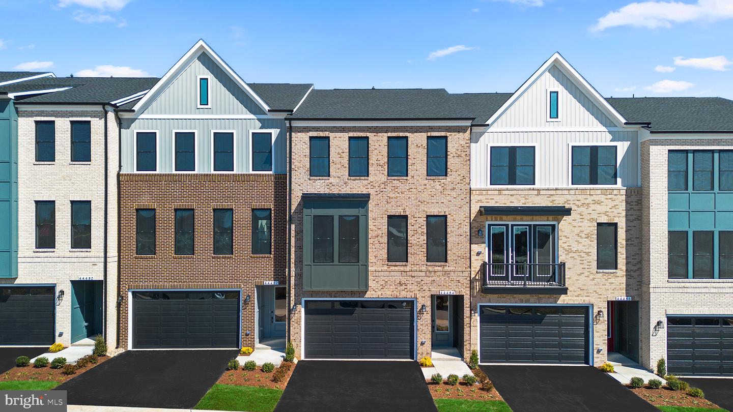 44484 LOWESTOFT SQ, ASHBURN, Virginia 20147, 3 Bedrooms Bedrooms, ,2 BathroomsBathrooms,Residential,For sale,44484 LOWESTOFT SQ,VALO2092008 MLS # VALO2092008